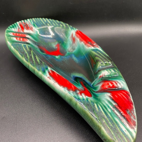 Ashtray, ceramic, ribbed, green, red and white glossy, matt black reverse.  VTG - Picture 1 of 5